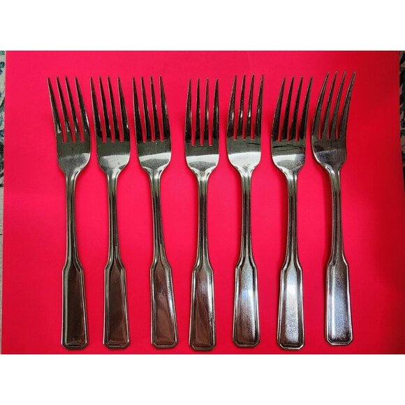 Rogers Stainless Korea Lot of 7 Dinner Forks Unknown Pattern - Picture 1 of 3